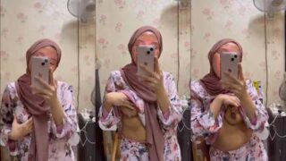 Bokep Jilbab Malaysia Pamer iPhone Remas Susu
